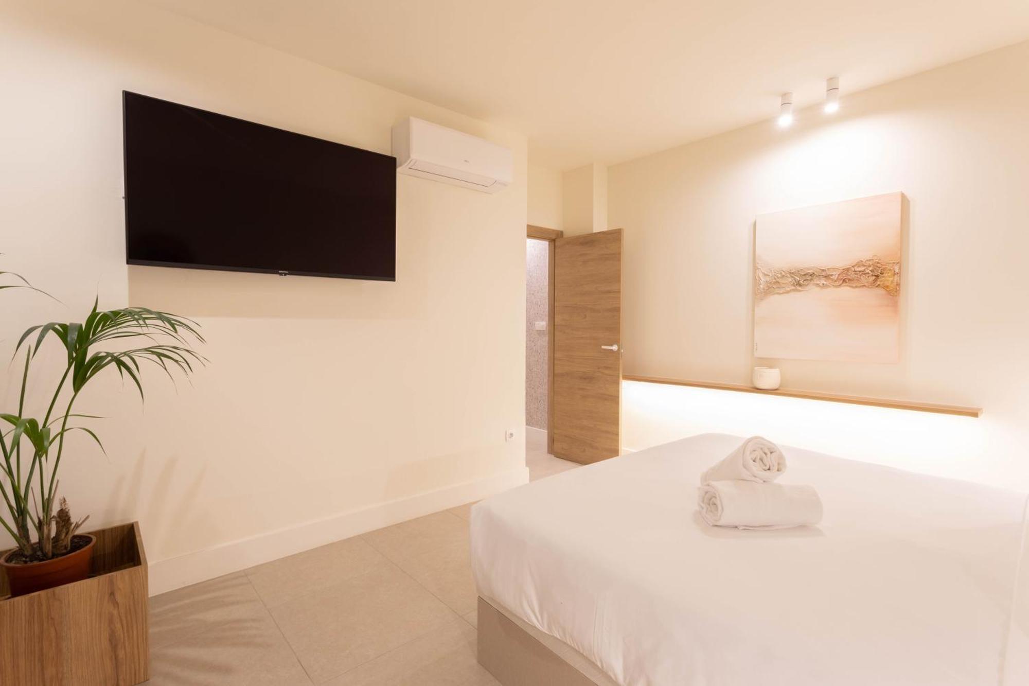 Reina Victoria Velazquez Aparthotel Alicante Exteriör bild