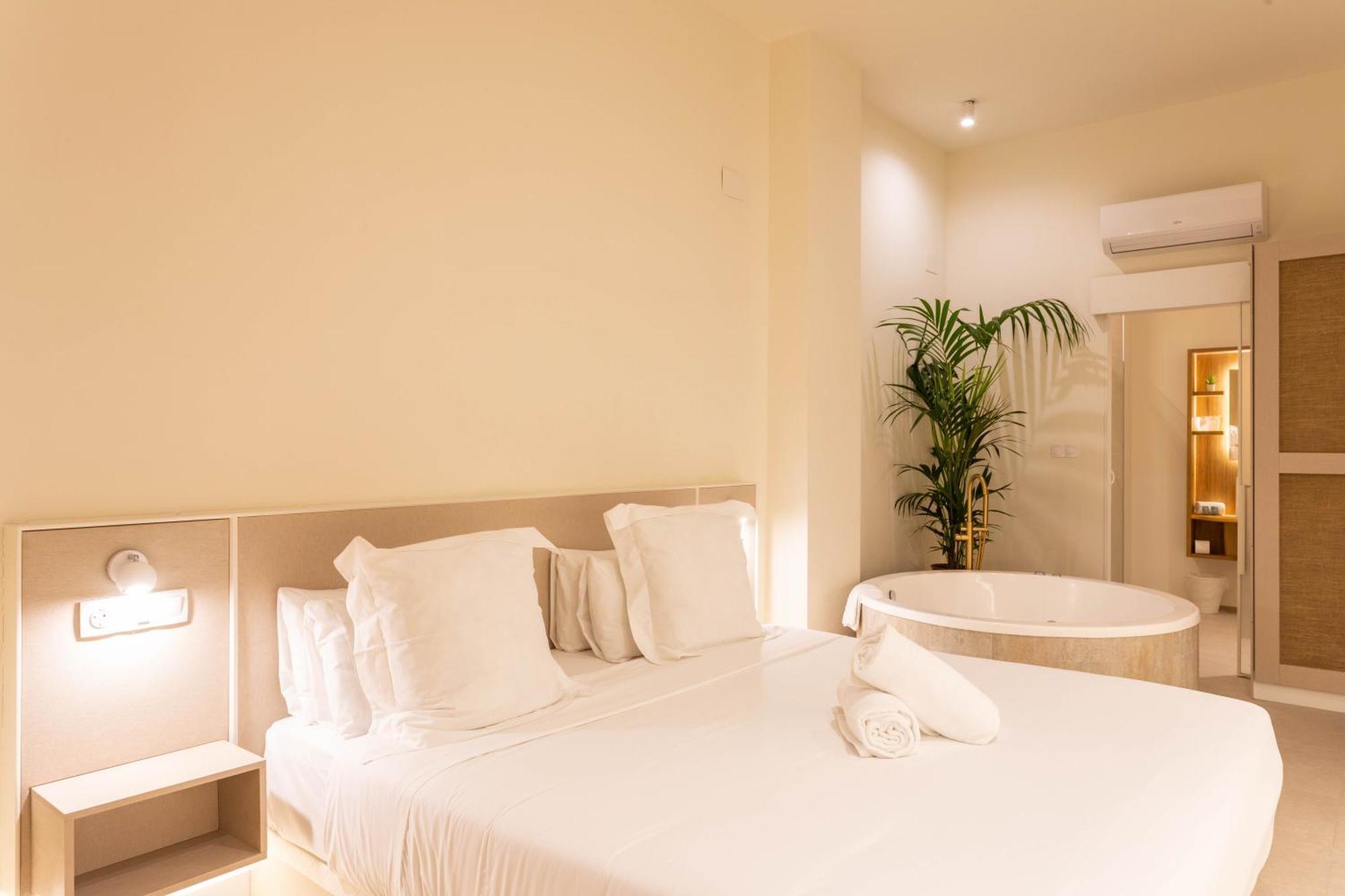 Reina Victoria Velazquez Aparthotel Alicante Exteriör bild